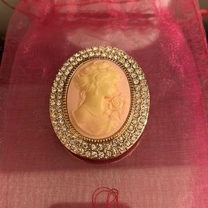 Cameo Brooch or Pendant